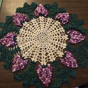 Vintage 12 In Handmade Crochet Round Doily Grape Leaves White Center 3D